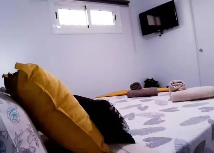 Sunny Pool Patio - 2 Bedrooms 2 Baths Apartment *