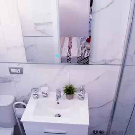 Sunny Pool Patio - 2 Bedrooms 2 Baths Апартаменти *