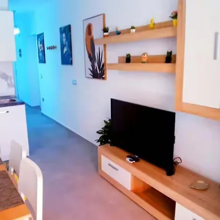 Апартаменти Sunny Pool Patio - 2 Bedrooms 2 Baths *