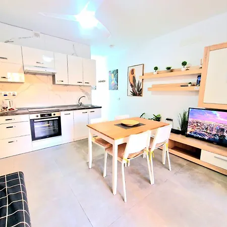 Sunny Pool Patio - 2 Bedrooms 2 Baths Appartement Costa Adeje (Tenerife)